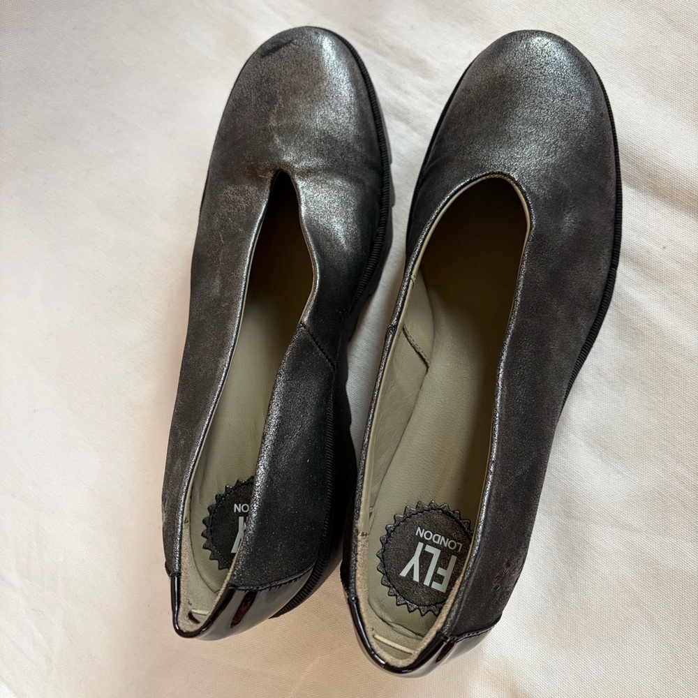 Fly London Women's Beso Metallic Leather Wedge Pumps Size 40 New - Picture 8 of 10